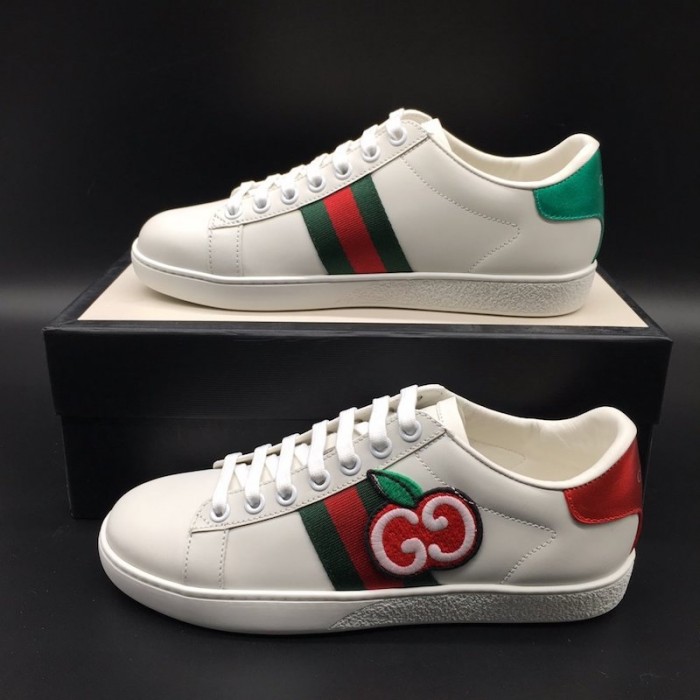 Gucci Men's Ace sneaker with GG apple