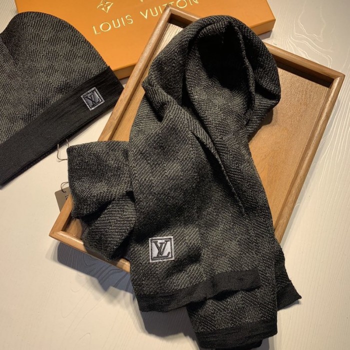 Louis Vuitton Pink Gray Set of Knit Hat and Scarf