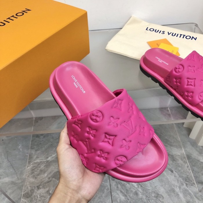 Louis Vuitton - Authenticated Pool Pillow Sandal - Leather Pink Plain for Women, Very Good Condition