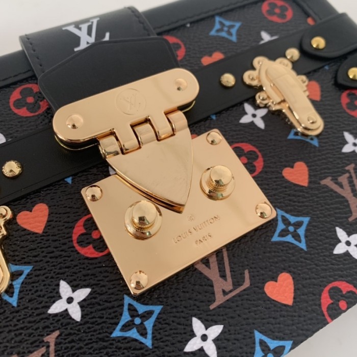 LV Game on Petite Malle M57454